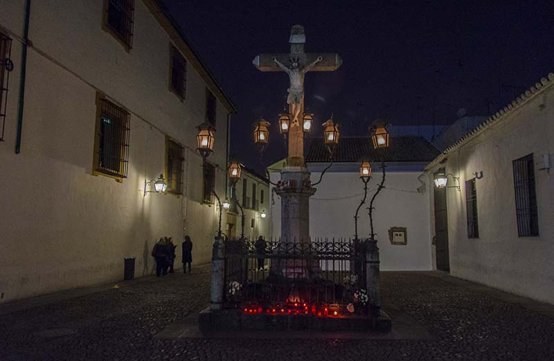 Córdoba 105 - plaza de Capuchinos y Cristo de los Faroles - imagen nocturna.jpg